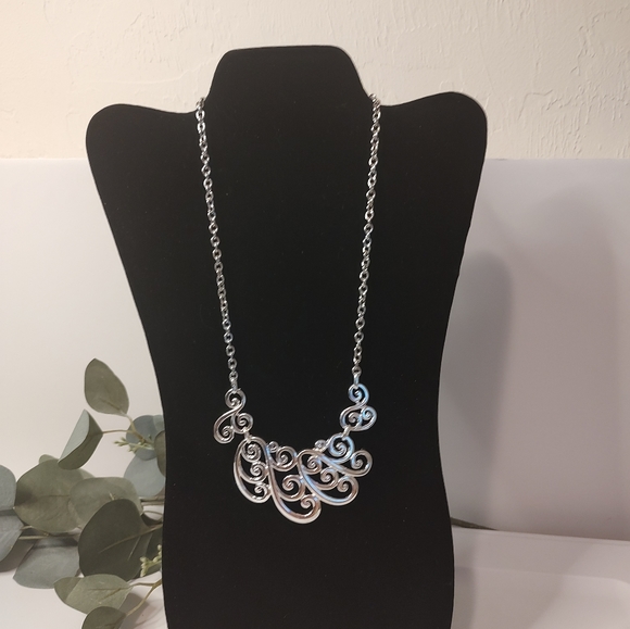 NWT Gypsy Jewels silver scroll plate bib necklace - Picture 3 of 5